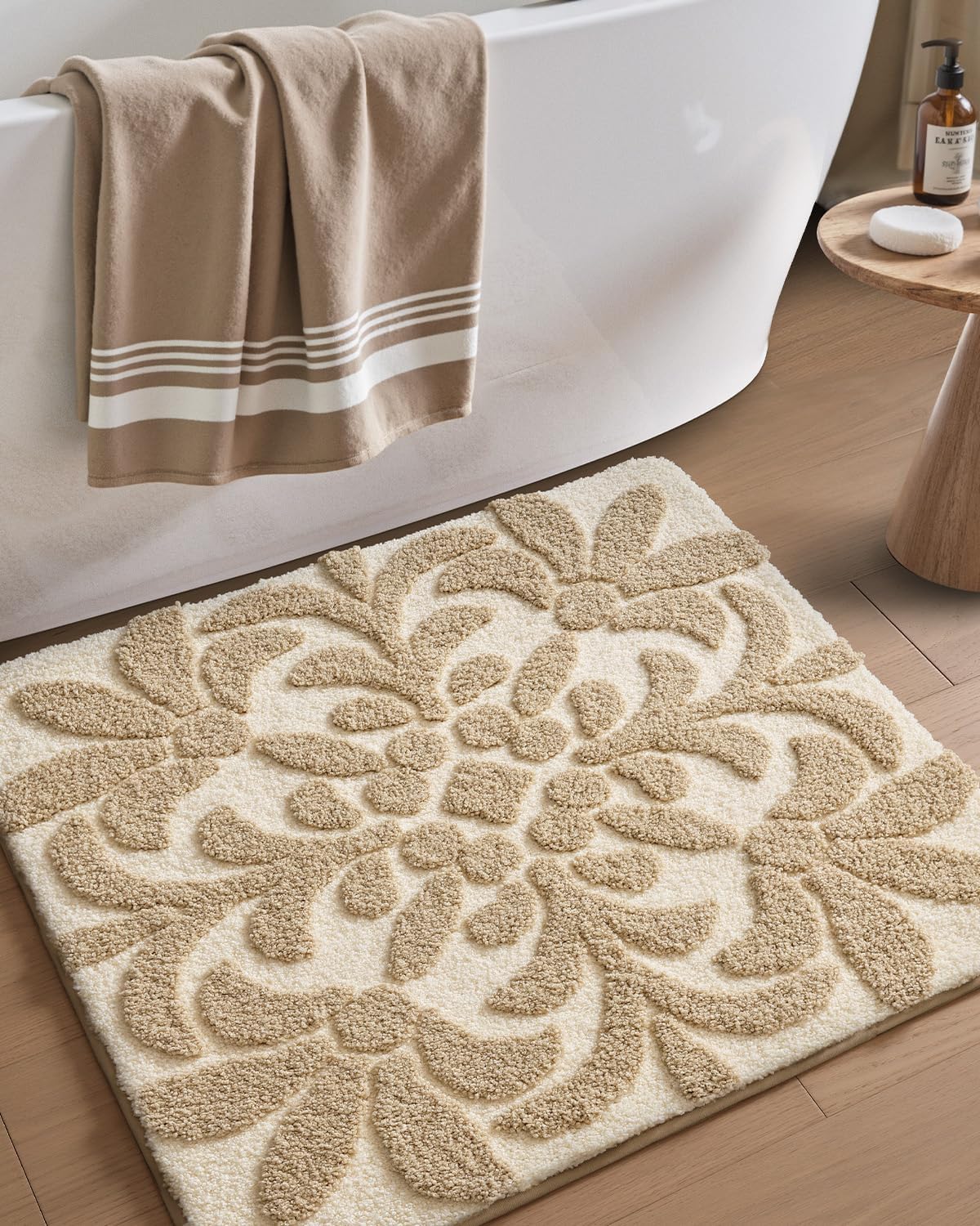 DEXI Bathroom Rug Non Slip, Washable Bath Mat Absorbent, Soft Microfiber Bathmat Monstera Deliciosa Embossed Leaf Carpet for Shower Floor, Square 31x31,Green