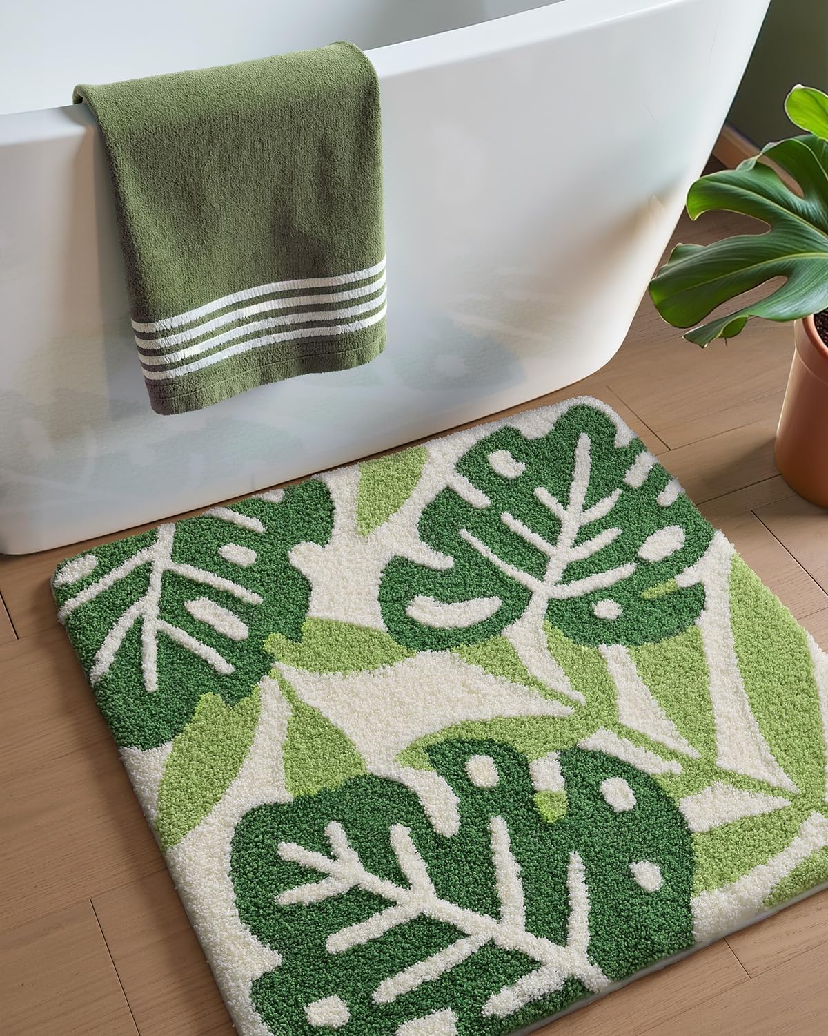 DEXI Bathroom Rug Non Slip, Washable Bath Mat Absorbent, Soft Microfiber Bathmat Monstera Deliciosa Embossed Leaf Carpet for Shower Floor, Square 31x31,Green