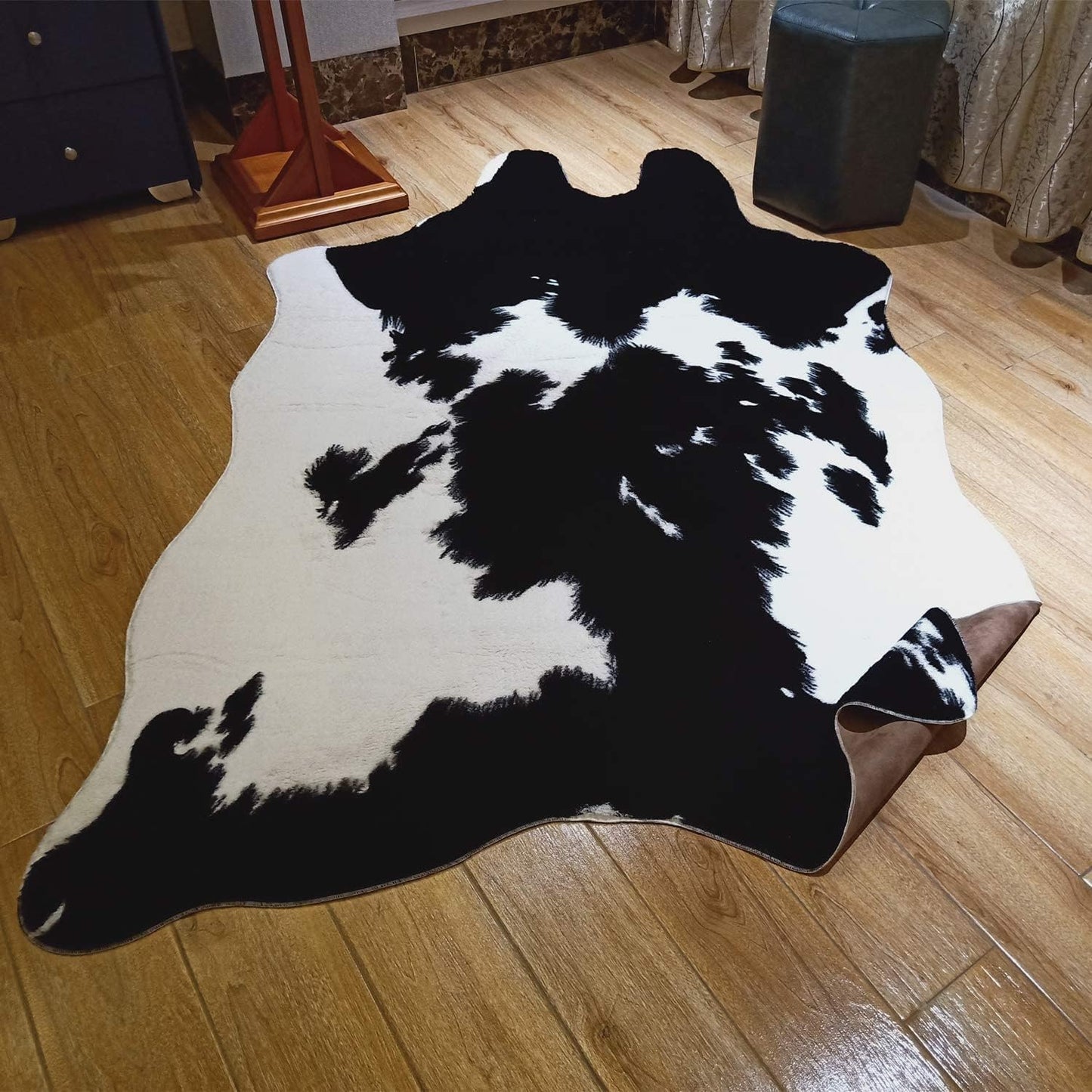 JACCAWS Faux Cowhide Rug Large (6.2ft x 8.2ft),Natural Pattern Tricolor Cow Print Rug,Bedroom Living Room Animal Hide Rugs Carpet with Non-Slip Backing. (Brown-Black-White, 6.2ft x 8.2ft)