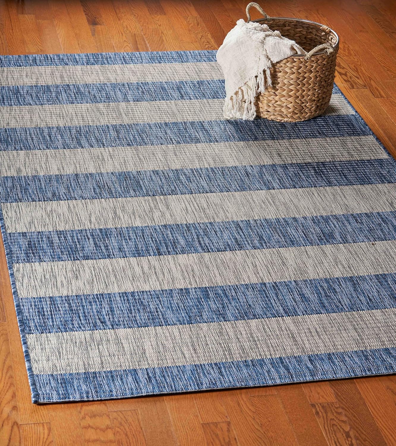 LR Home 5x7 Indoor/Outdoor Area Rug for Home Decor | Coastal Reef Carpet for Living Room, Bedroom, Playroom, Patio, Garden | Modern Farmhouse Rug | Blue/Gray